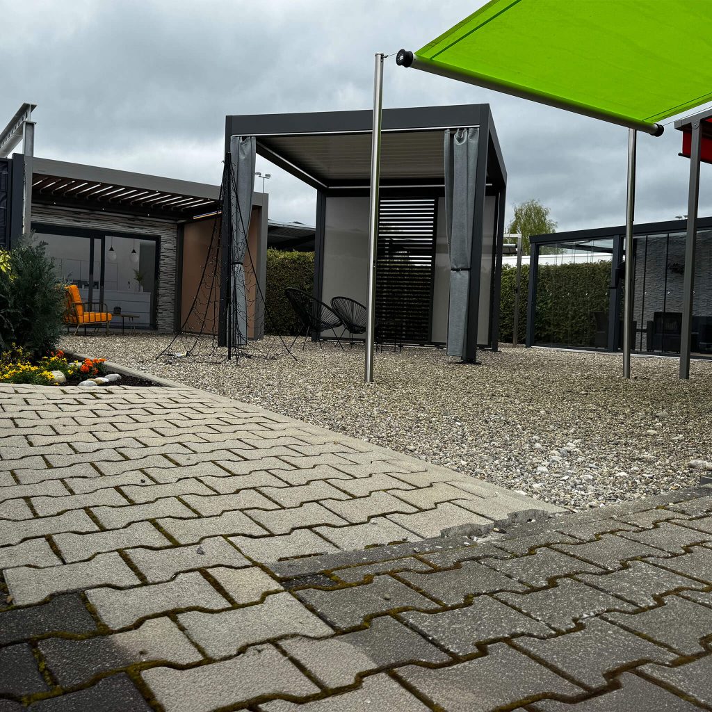 Terrassendach Ausstellung Augsburg Günzburg - Lamellendach und Markisen Outdoor Live-Präsentation bei MM Sonnen Wetterschutztechnik